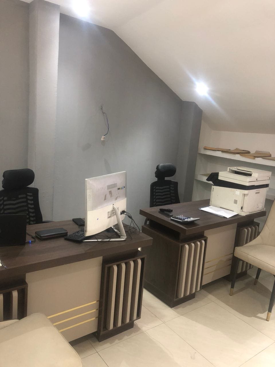 Bureau Starter meublé haut de gamme